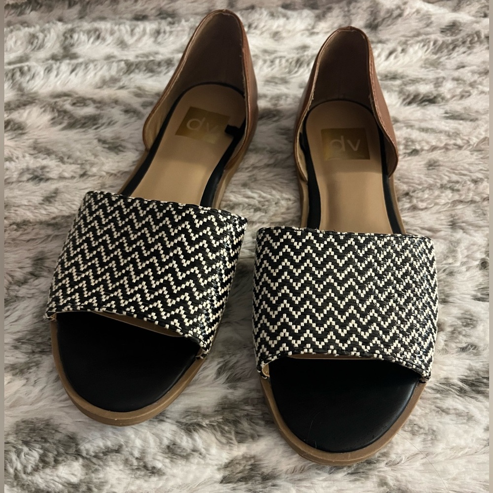 DV by Dolce Vita Black and White Zigzag Slide Flats
